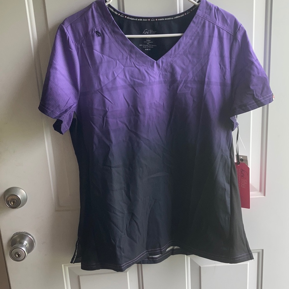 NWT Koi Ombré Scrub Top